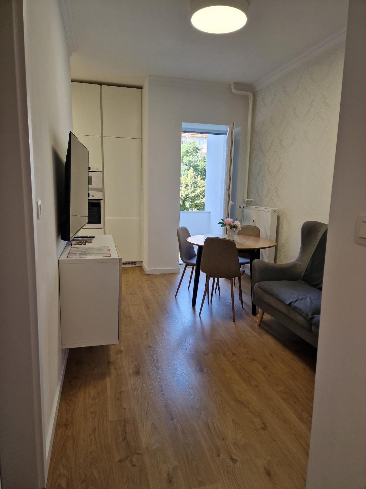 Old Town Apartment - 2 Bedrooms Bratislava Luaran gambar