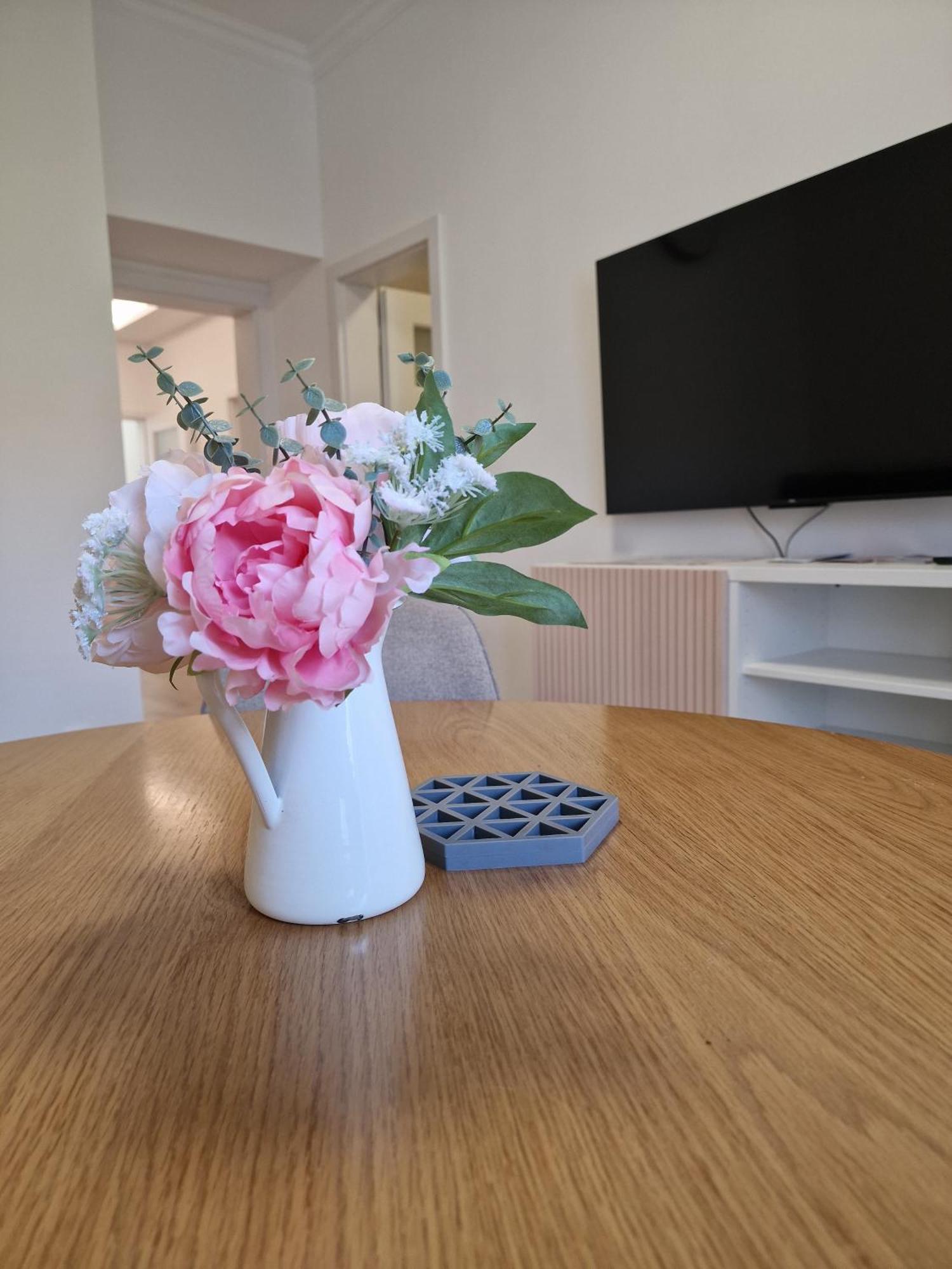 Old Town Apartment - 2 Bedrooms Bratislava Luaran gambar