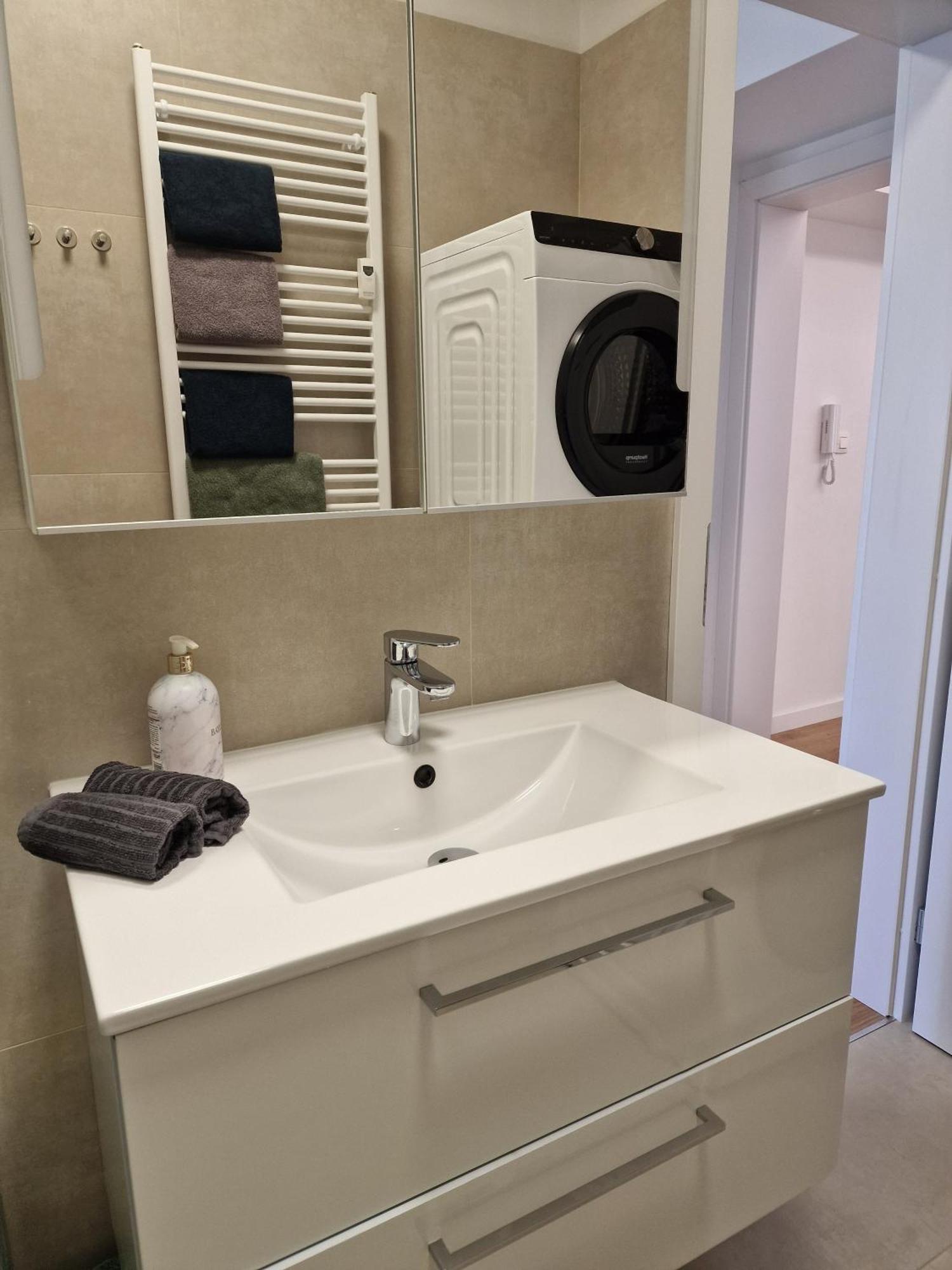 Old Town Apartment - 2 Bedrooms Bratislava Luaran gambar