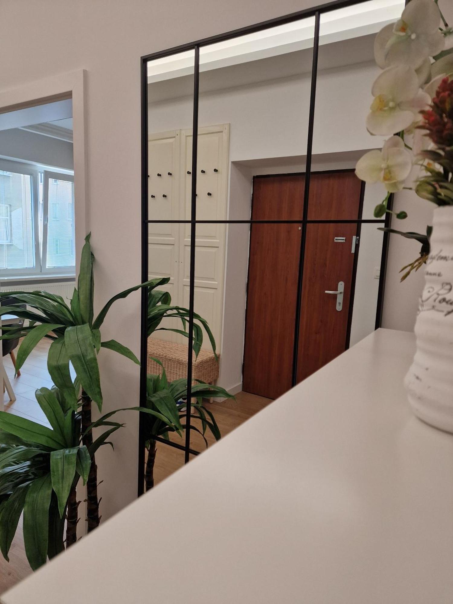 Old Town Apartment - 2 Bedrooms Bratislava Luaran gambar