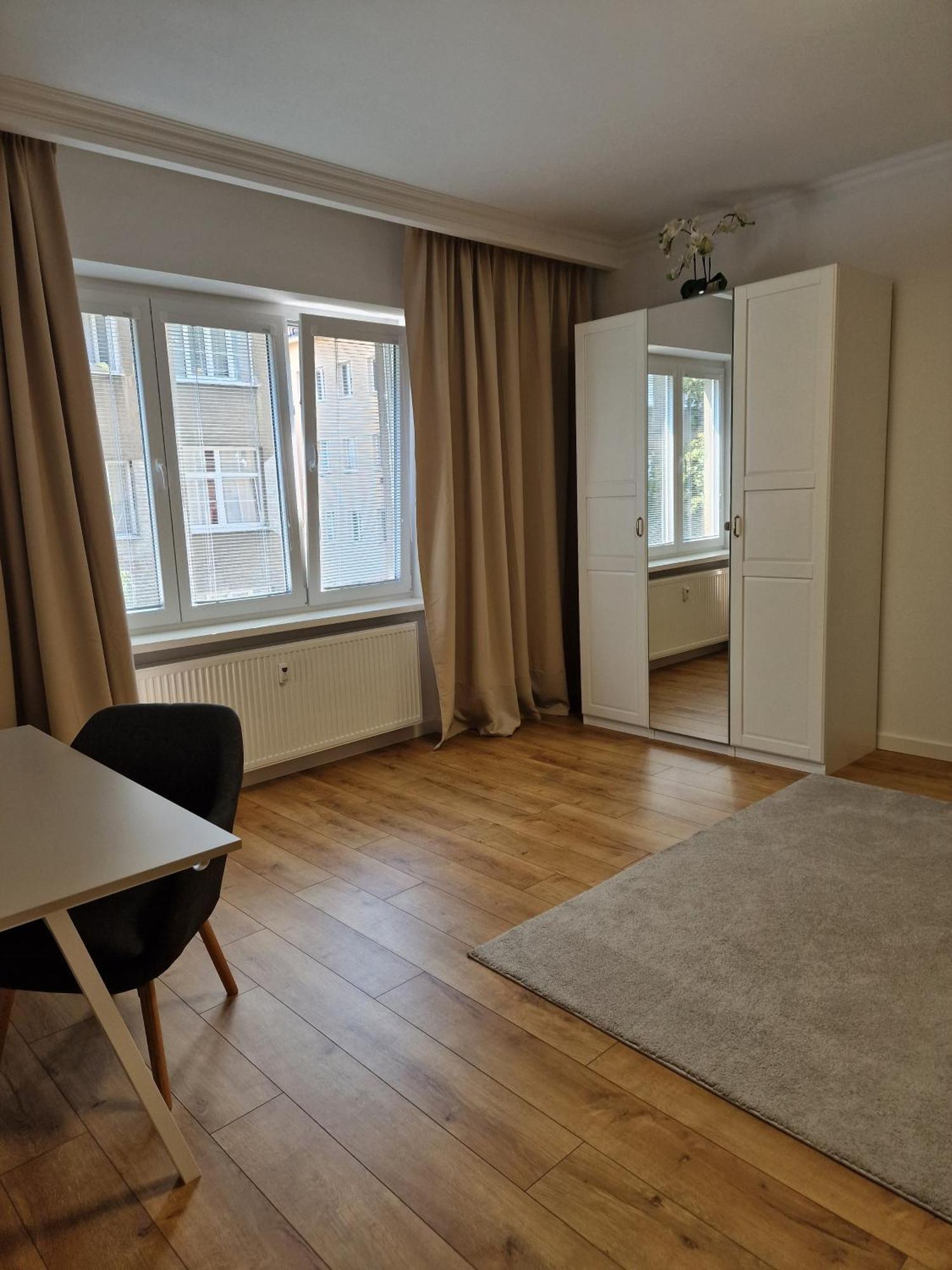 Old Town Apartment - 2 Bedrooms Bratislava Luaran gambar